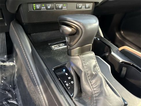 Used 2024 Lexus ES 300h w/ Premium Package image 20