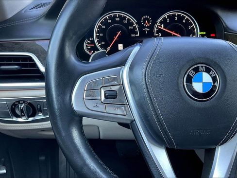Used 2017 BMW 740i RWD image 11