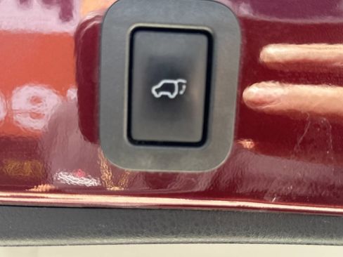 Used 2017 Toyota Highlander Plus AWD/4WD image 7