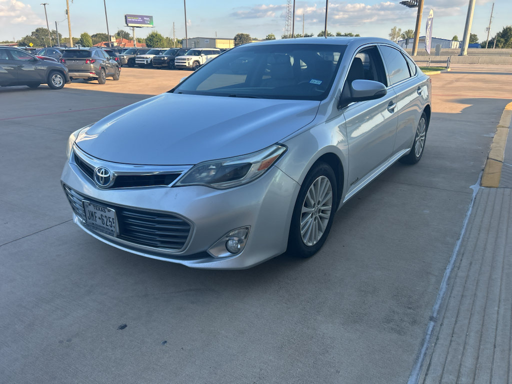 Used 2014 Toyota Avalon XLE Touring FWD image 2