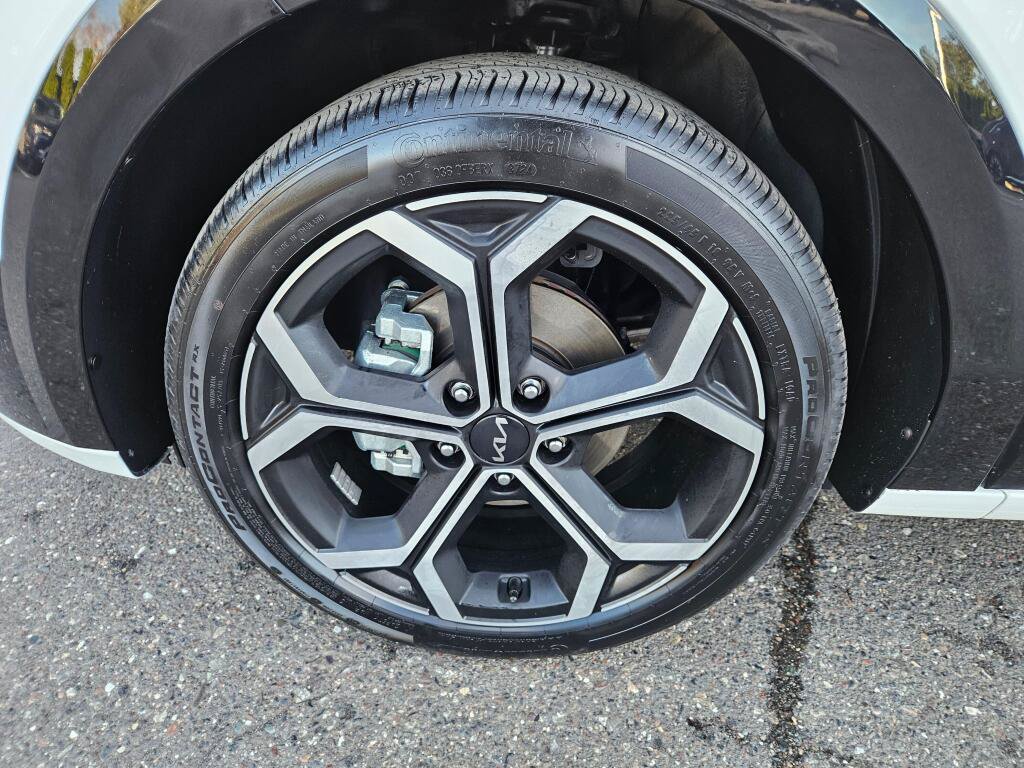 Used 2025 Kia Niro EX Touring FWD image 8