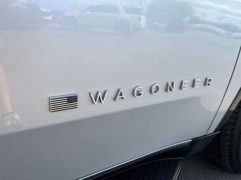 Used 2024 Jeep Wagoneer Series III AWD/4WD image 31