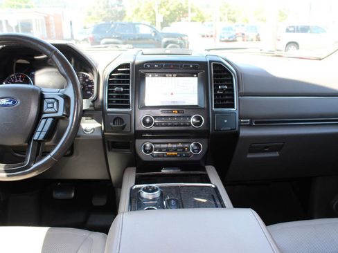 Used 2018 Ford Expedition Limited AWD/4WD image 10