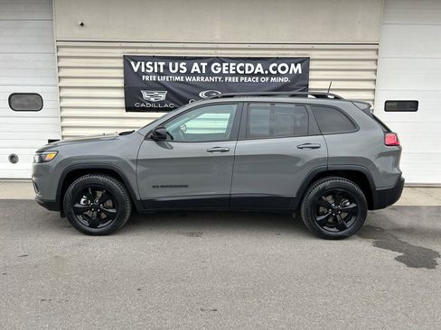 Used 2023 Jeep Cherokee Altitude Lux w/ Lux Elite Package image 7