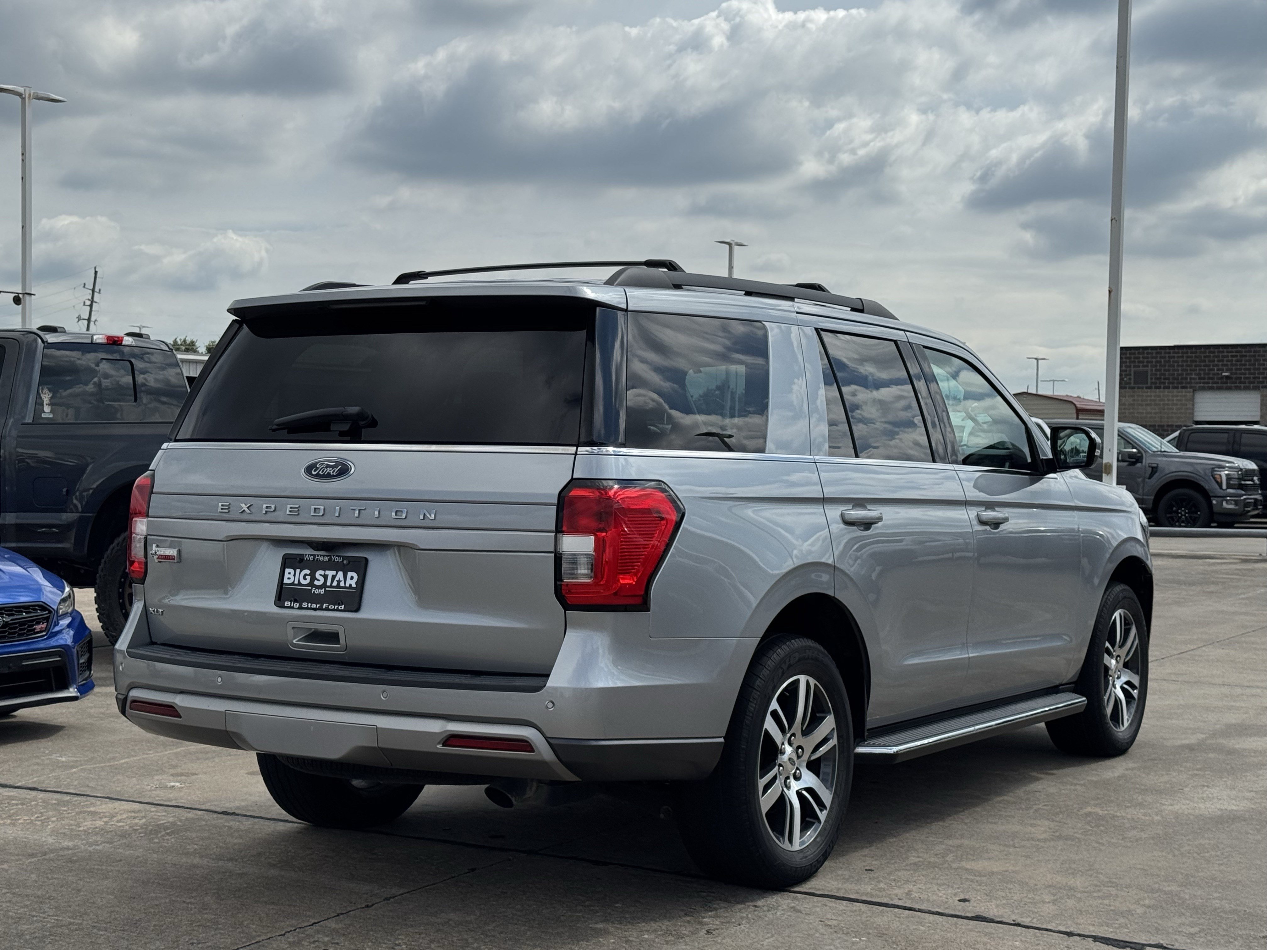 Used 2022 Ford Expedition XLT RWD image 7