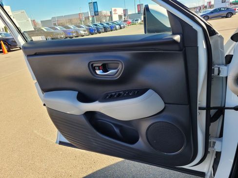 Certified 2024 Honda HR-V LX image 15