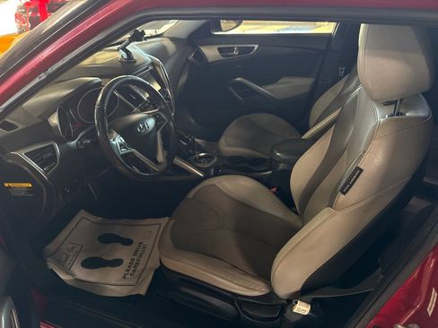 Used 2012 Hyundai Veloster w/ Style Pkg FWD image 10