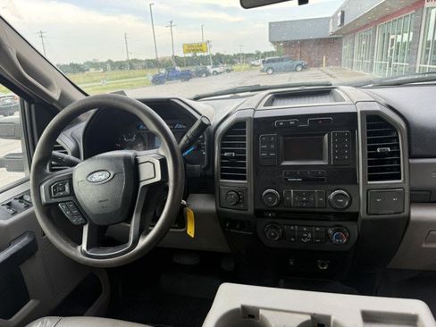 Used 2017 Ford F550 4x4 Crew Cab Super Duty image 8