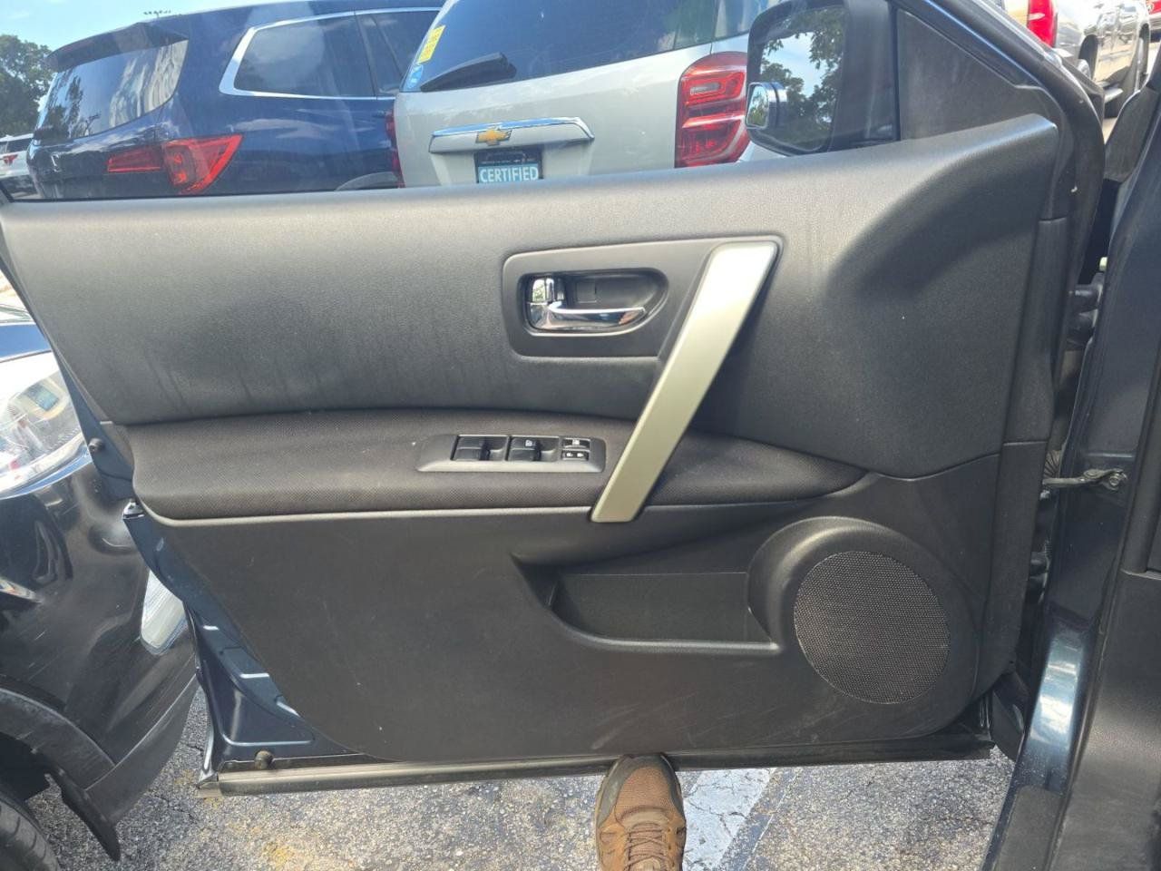 Used 2013 Nissan Rogue S FWD image 13