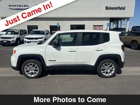 Used 2023 Jeep Renegade Latitude AWD/4WD image 2
