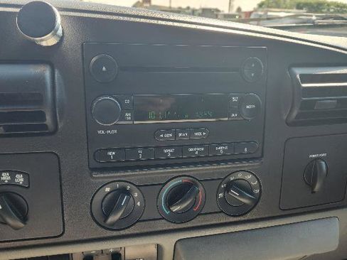 Used 2006 Ford F250 XLT image 15