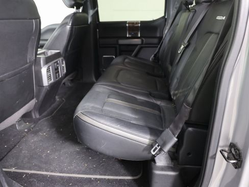 Used 2015 Ford F150 Platinum w/ Equipment Group 701A Luxury image 4