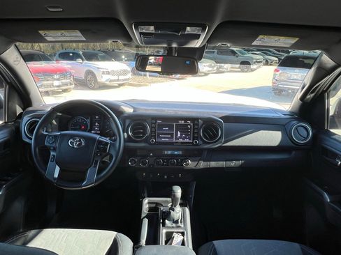 Used 2021 Toyota Tacoma TRD Sport w/ Technology Package image 20