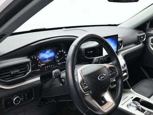 Used 2023 Ford Explorer XLT w/ Equipment Group 202A image 15