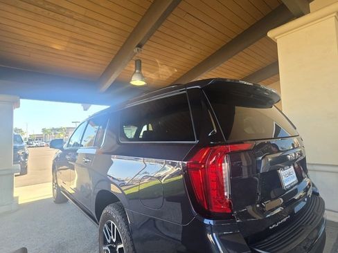 Used 2023 GMC Yukon XL AT4 w/ AT4 Premium Package image 3