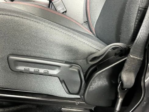 Used 2025 Jeep Wrangler Unlimited Rubicon image 24