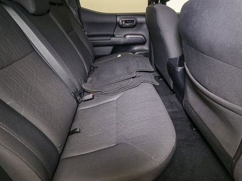 Used 2017 Toyota Tacoma TRD Sport image 22