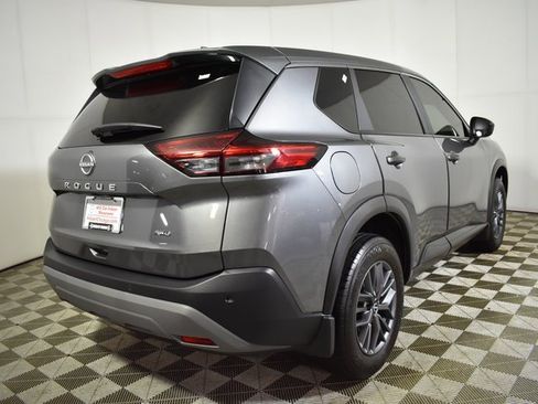 Used 2023 Nissan Rogue S image 4