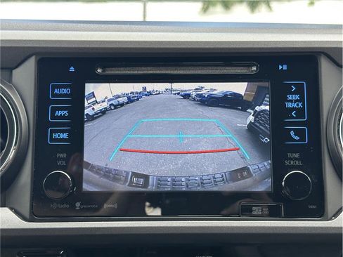 Used 2017 Toyota Tacoma TRD Sport w/ Tow Package (A/T) AWD/4WD image 23