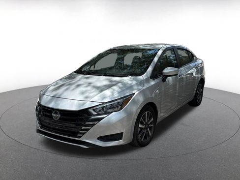 Used 2025 Nissan Versa SV FWD image 3