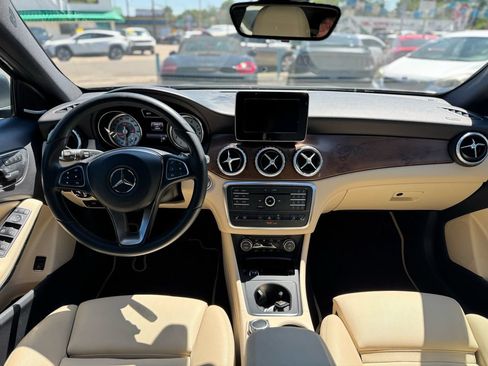 Used 2017 Mercedes-Benz GLA 250 4MATIC image 14