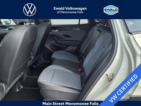 Certified 2025 Volkswagen Tiguan SE R-Line AWD/4WD image 16