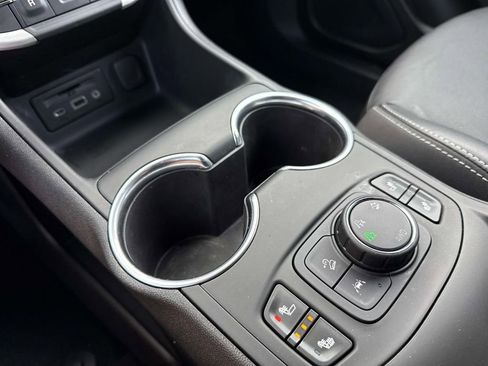 Used 2022 GMC Terrain SLT image 23