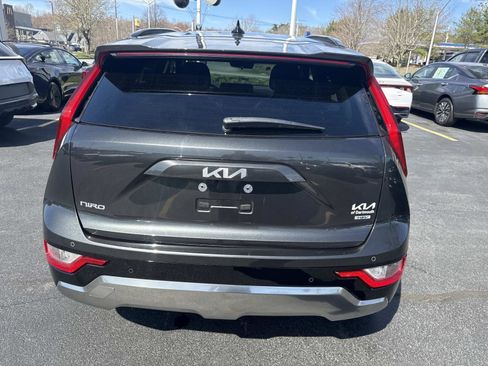 Used 2023 Kia Niro EX Touring FWD image 4