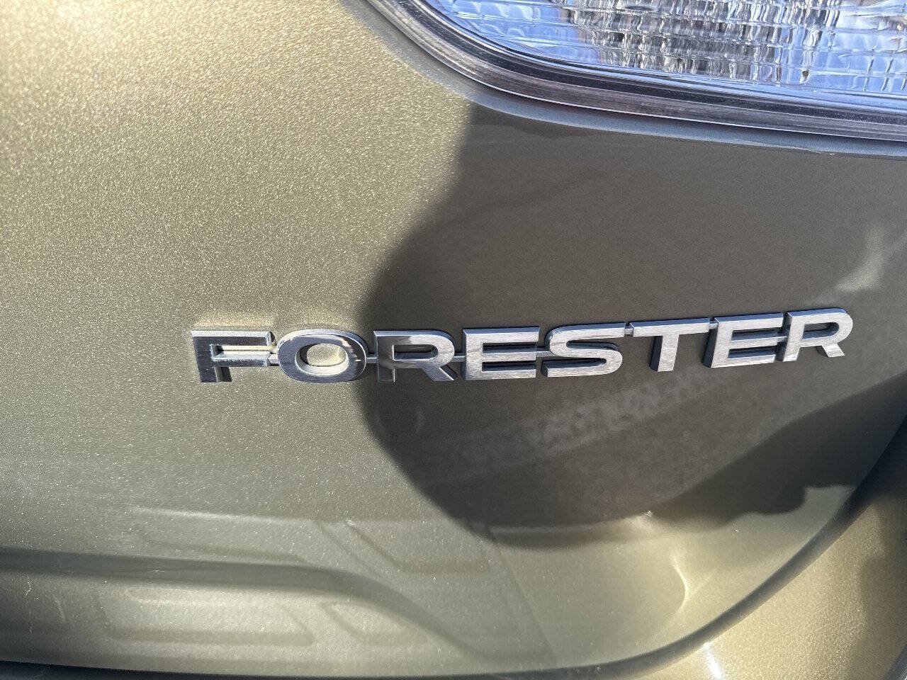 Used 2022 Subaru Forester Premium AWD/4WD image 28