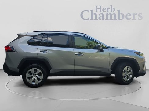 Used 2021 Toyota RAV4 LE AWD/4WD image 12