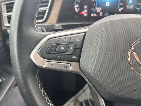 Used 2024 Volkswagen Atlas SE image 19