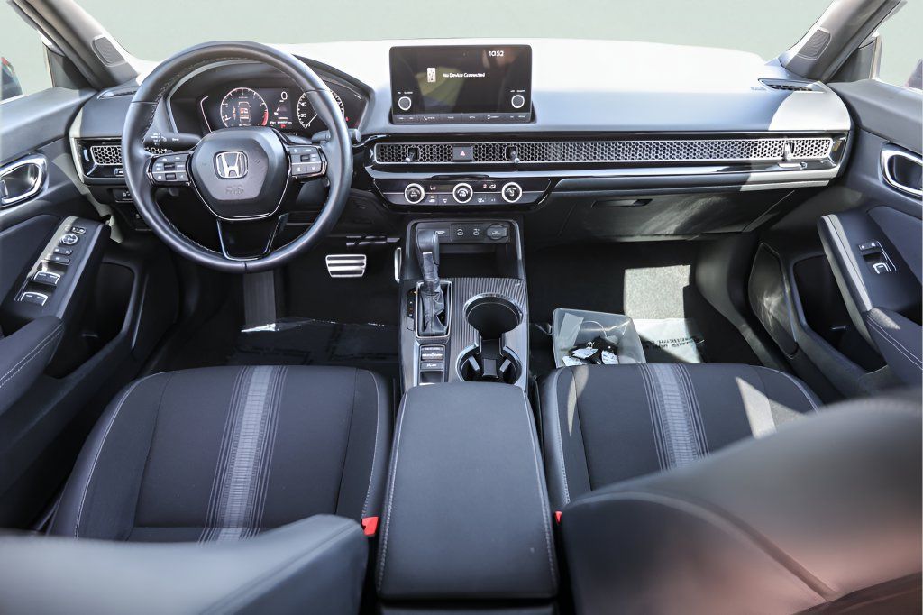 Used 2025 Honda Civic Sport image 27