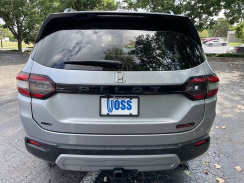 Certified 2024 Honda Pilot TrailSport image 4