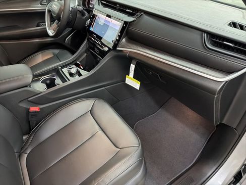 New 2026 Jeep Grand Cherokee Limited w/ Limited Altitude Package RWD image 28