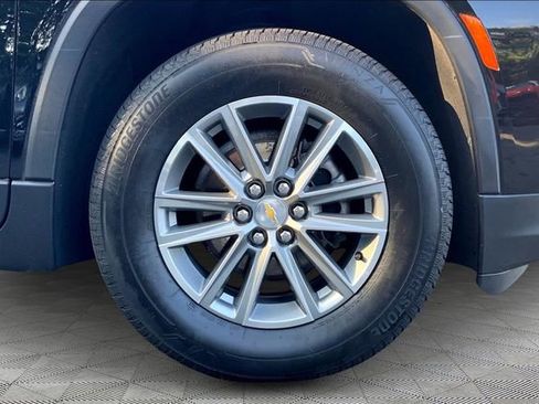 Used 2023 Chevrolet Traverse LT image 22