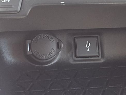 Certified 2021 Toyota RAV4 LE AWD/4WD image 17
