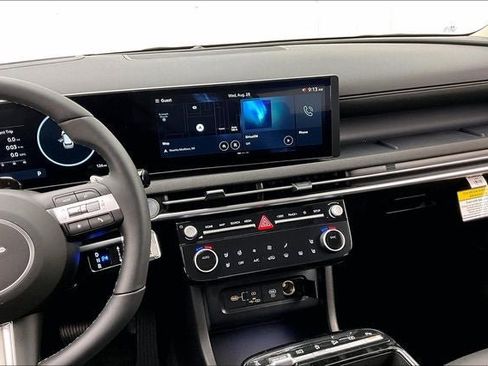 Used 2025 Hyundai Tucson Limited image 7