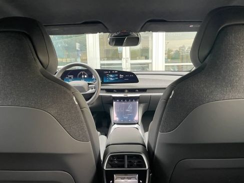 Used 2024 Lucid Air Touring AWD/4WD image 28