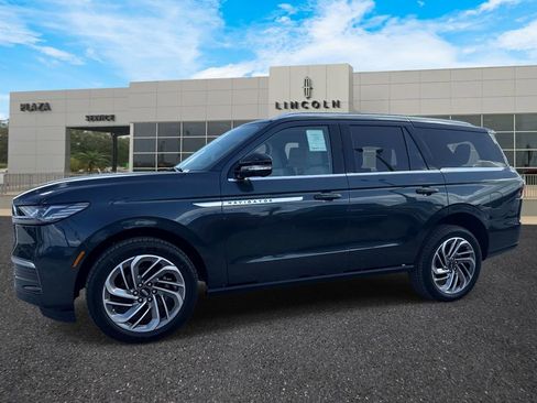 New 2026 Lincoln Navigator Reserve image 7