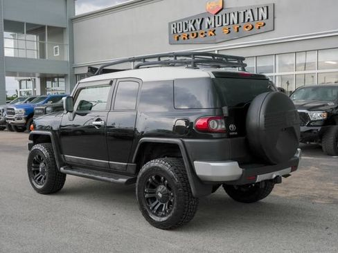 Used 2014 Toyota FJ Cruiser 4WD w/ Upgrade Package image 10