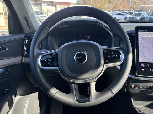Used 2025 Volvo XC90 B6 Plus image 18