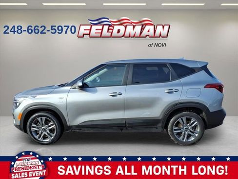 Used 2023 Kia Seltos LX image 2