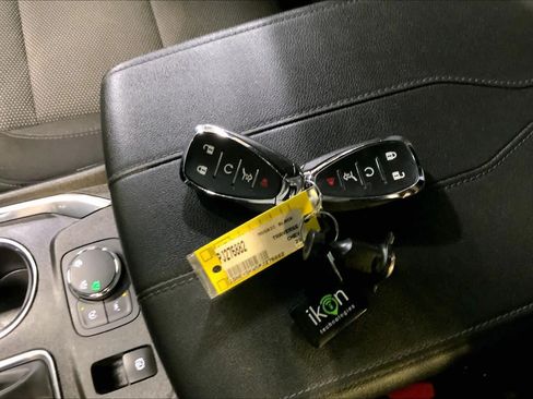 Used 2023 Chevrolet Traverse LT w/ LPO, Floor Liner Package image 15