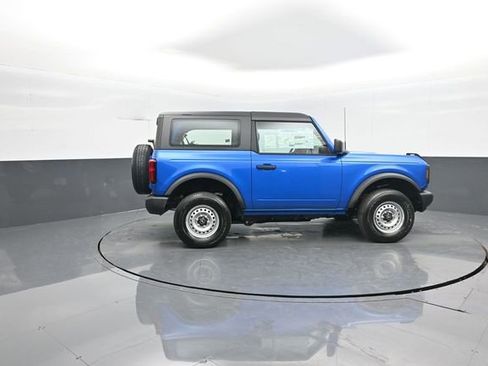 New 2026 Ford Bronco Base image 8