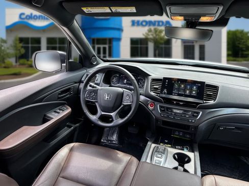 Used 2025 Honda Passport EX-L image 32