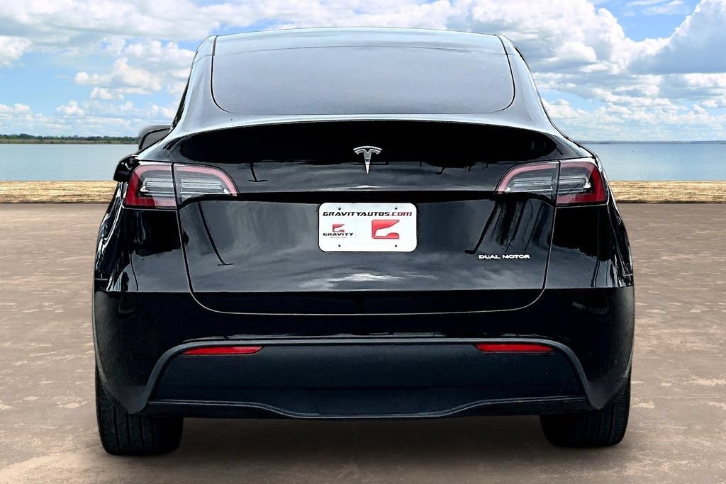 Used 2024 Tesla Model Y Long Range AWD/4WD image 5