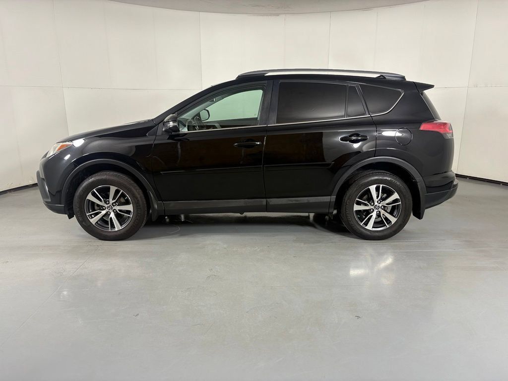 Used 2018 Toyota RAV4 XLE w/ Plus Extra Value Package AWD/4WD image 5