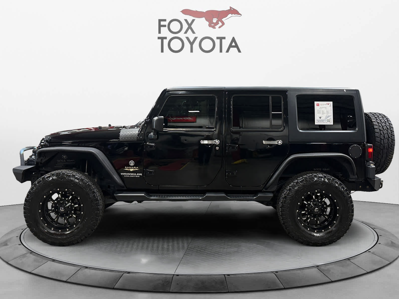 Used 2015 Jeep Wrangler Unlimited Sahara w/ Connectivity Group AWD/4WD image 3