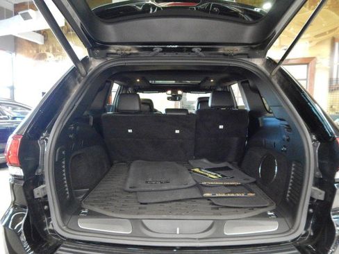 Used 2021 Jeep Grand Cherokee SRT image 7