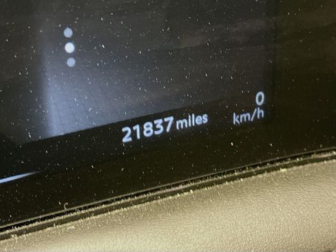 Used 2023 Nissan Ariya AWD image 19